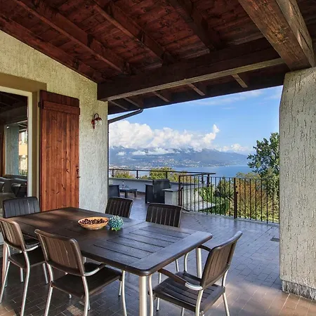 Chiara Villa Brisino