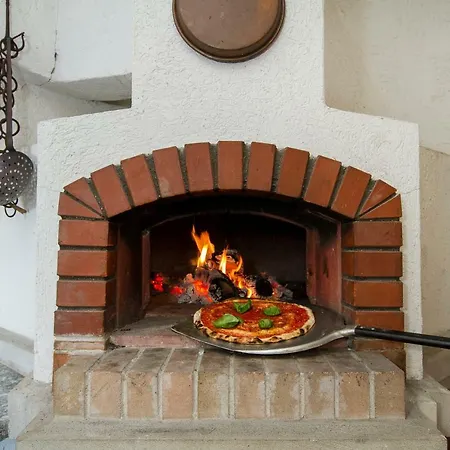 Chiara Villa Brisino