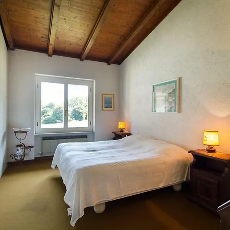 Chiara Villa Brisino